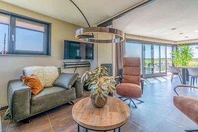 Moderne, luxuriöse und nachhaltige Naturvilla