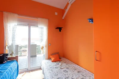 Moderna casa vacanze a Mandre con barbecue