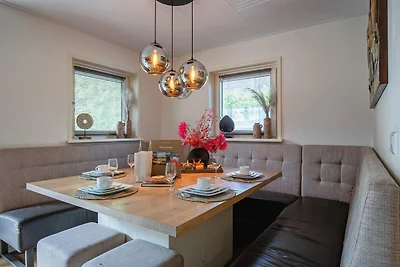 Schöne Villa am Waldrand