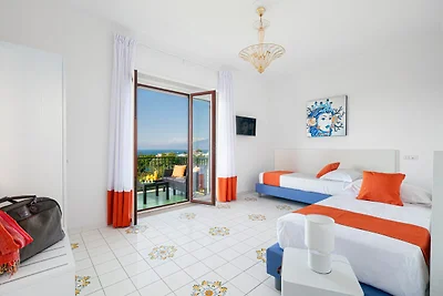 Moderne en ruime villa in Sorrento