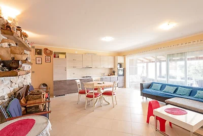 Moderna casa vacanze a Mandre con barbecue