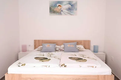 Izola Spacious Apartment with Terrace and Pat...