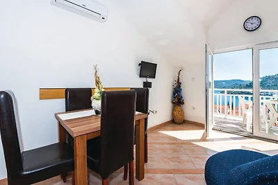 Wohnung, 350 m vom Strand Ponga entfernt