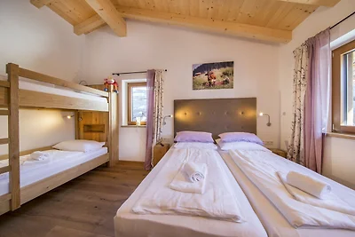 Luxe chalet met drie badkamers, nabij de...