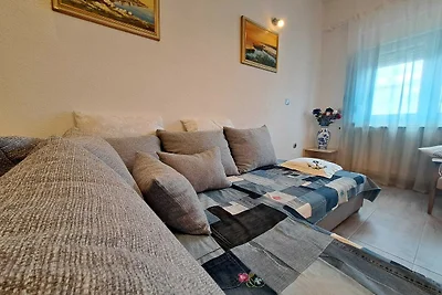 Spacious Urban Retreat Apartment with Terrace...