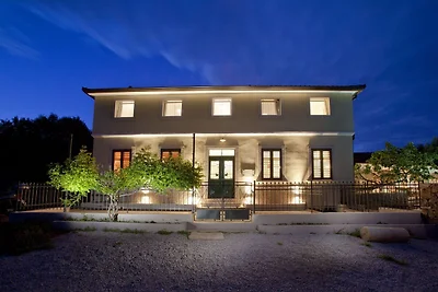 Wunderschöne eingezäunte Villa in Koromacno m...