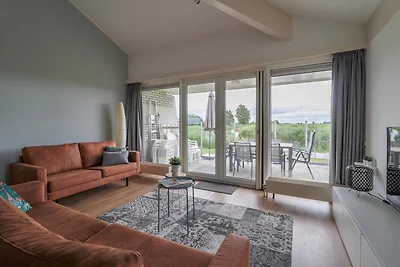 Luxuriöse Villa mit 3 Schlafzimmern am Wasser