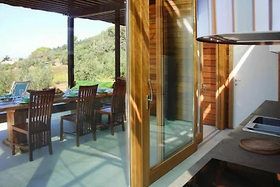Geräumiges Ferienhaus in Magazzini mit Garten