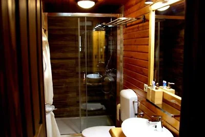 Five Bedroom Holiday Home