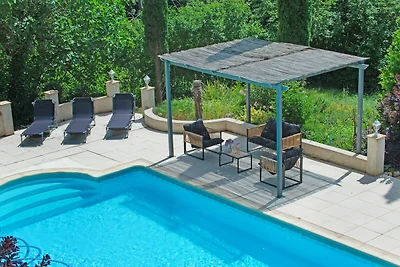 Idyllische Villa mit Swimmingpool