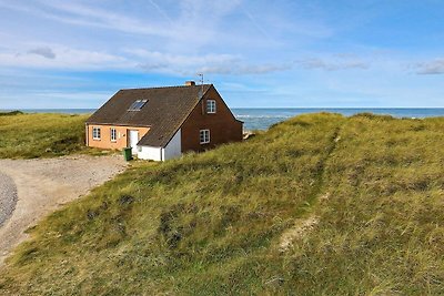 Uriges Ferienhaus in Frøstrup mit Indoor-Pool