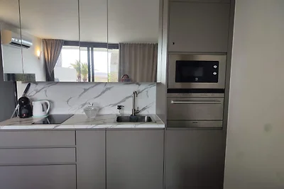 Schickes Apartment in Arona in Strandnähe