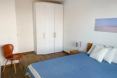 Moderne Villa mit Blick auf den Veere-See