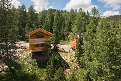 Chalet mit Sauna auf dem Balkon