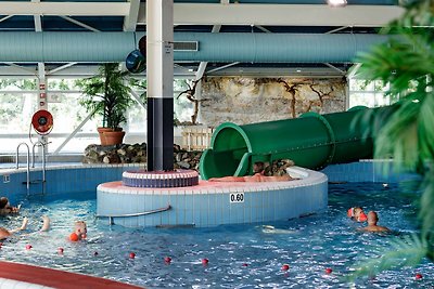 Gerestylede, aan het water gelegen bungalow m...