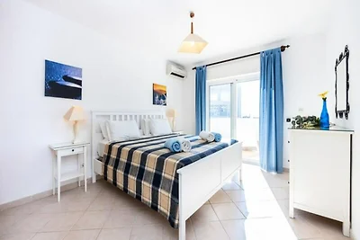 Villa in Galé mit Pool nahe São Lourenço