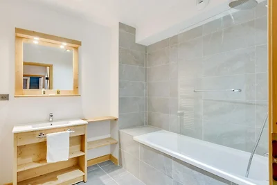 Apartment mit 3 Schlafzimmern und Bergblick