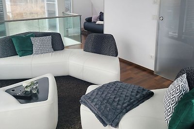 Schwimmendes Ferienhaus mit einer...