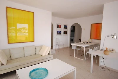 Moderno appartamento con piscina