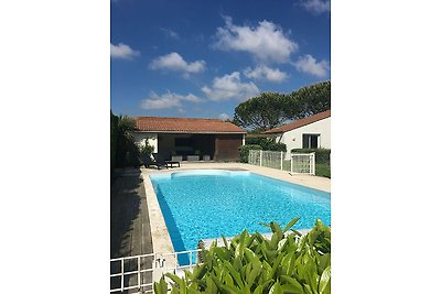 Moderne Villa mit privatem Pool in Poitou der...