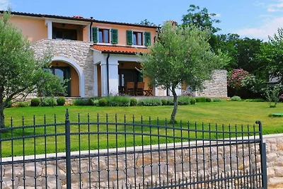 Villa in Koromacno mit Barbecue und Wifi