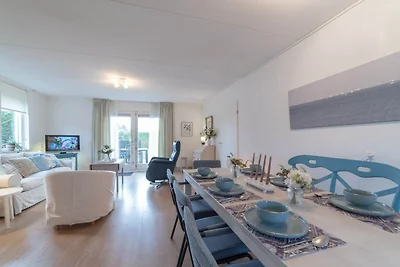 Geräumiges Ferienhaus mit Sauna in Strandnähe