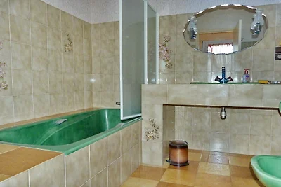 Ferienhaus in Plouhinec mit Terrasse
