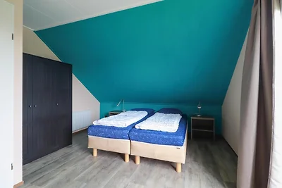 Komfortabler Bungalow für 4 Personen mit Steg