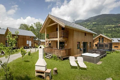Angenehmes Chalet mit Innenwhirlpool