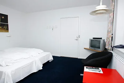 Gemütliches Hotelzimmer in einem Ferienpark