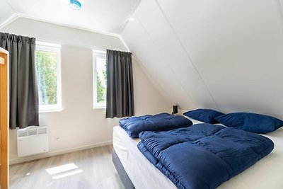 Nieuw vakantiehuis met sauna aan het water