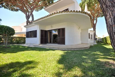 Villa im typisch portugiesischen Stil, ruhige...
