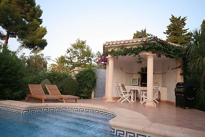 Luxuriöse Villa mit eigenem Pool in Les Rotes