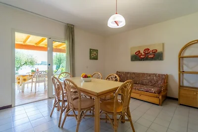Moderno appartamento a Manerba del Garda vici...