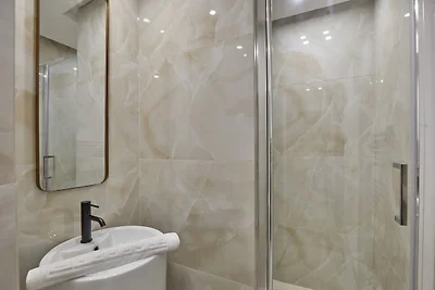 Subliem appartement met airconditioning in he...