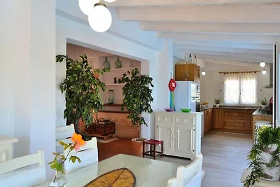 Villa in Muro met zwembad en jacuzzi