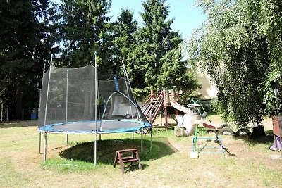 Rustikaler Aufenthalt umgeben von Wäldern