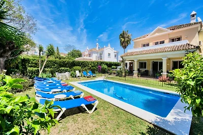 Villa bei Marbella mit beheiztem Pool