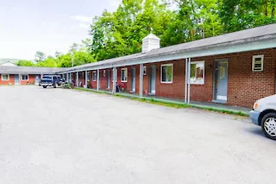 2 Doppelbetten | NSMK | Beaver, West Virginia