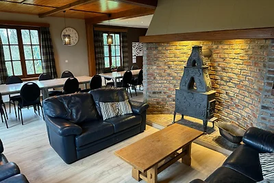 Freistehende Villa mit Fitnessraum und Sauna