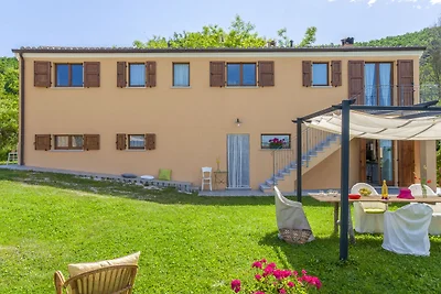 Villa mozzafiato a Pergola con piscina...