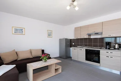 Peaceful Apartments Harfa-One Bedroom Apartme...