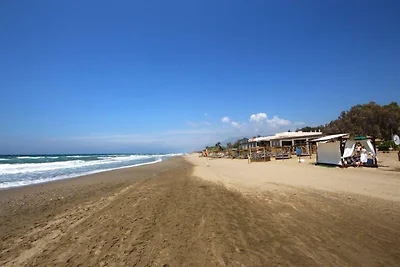 Belvilla di OYO Golden Beach House