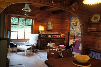 Traditionelles Chalet in den Sapois-Vogesen m...