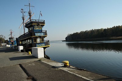 Komfortable Häuser am Wasser, nah am Meer.