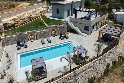 Villa Kournas para 12 huéspedes con piscina.
