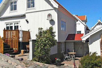 2 person holiday home in KUNGSHAMN