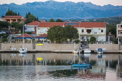 Appartamento con vista sulla piscina a...