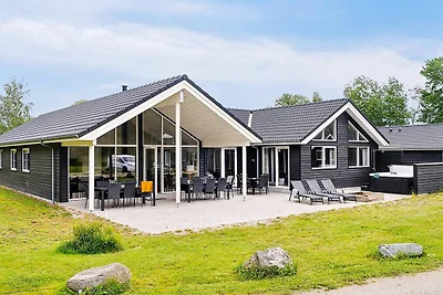 16 persone case ad Væggerløse