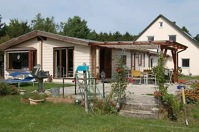 Bungalow in Lübs mit Schwimmbecken